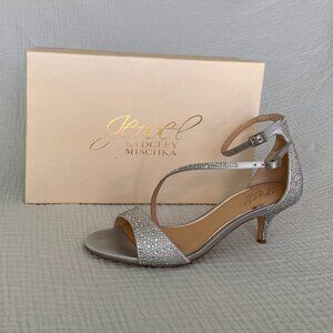 Jewel Badgley Mischka Silver Kitten Heels Sz. 7.5